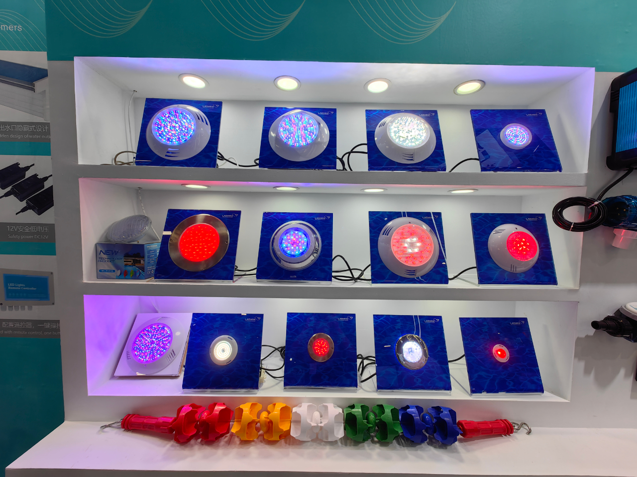 水下灯设备.jpg 水下灯设备.jpg