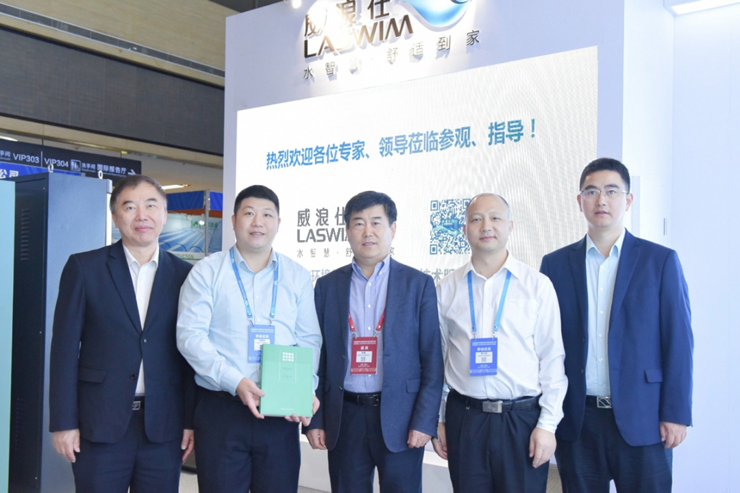 专家、领导莅临参观,指导合影 专家、领导莅临参观,指导合影